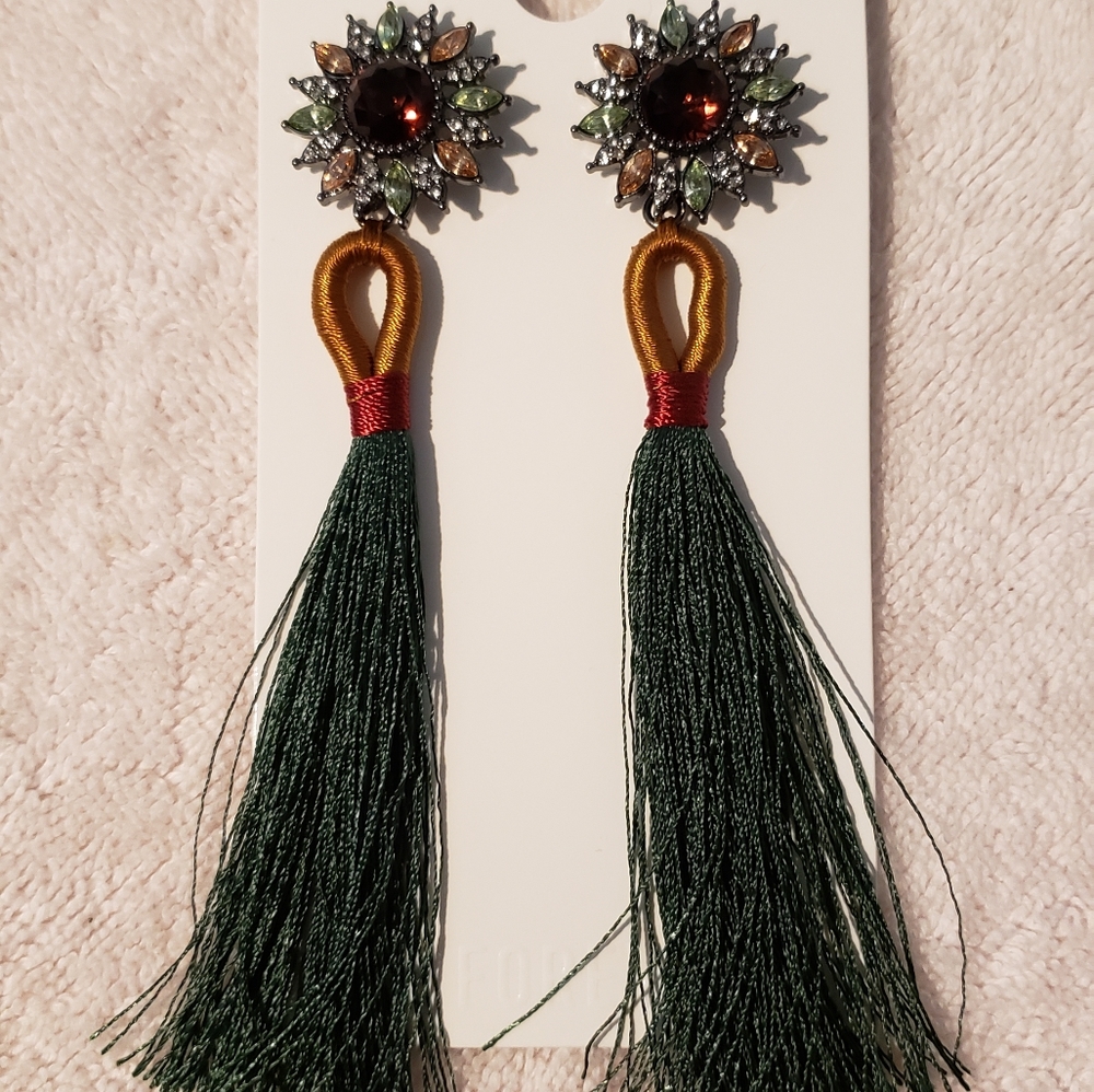 🌟3/$12Forever 21 Vintage inspired tassel earrings